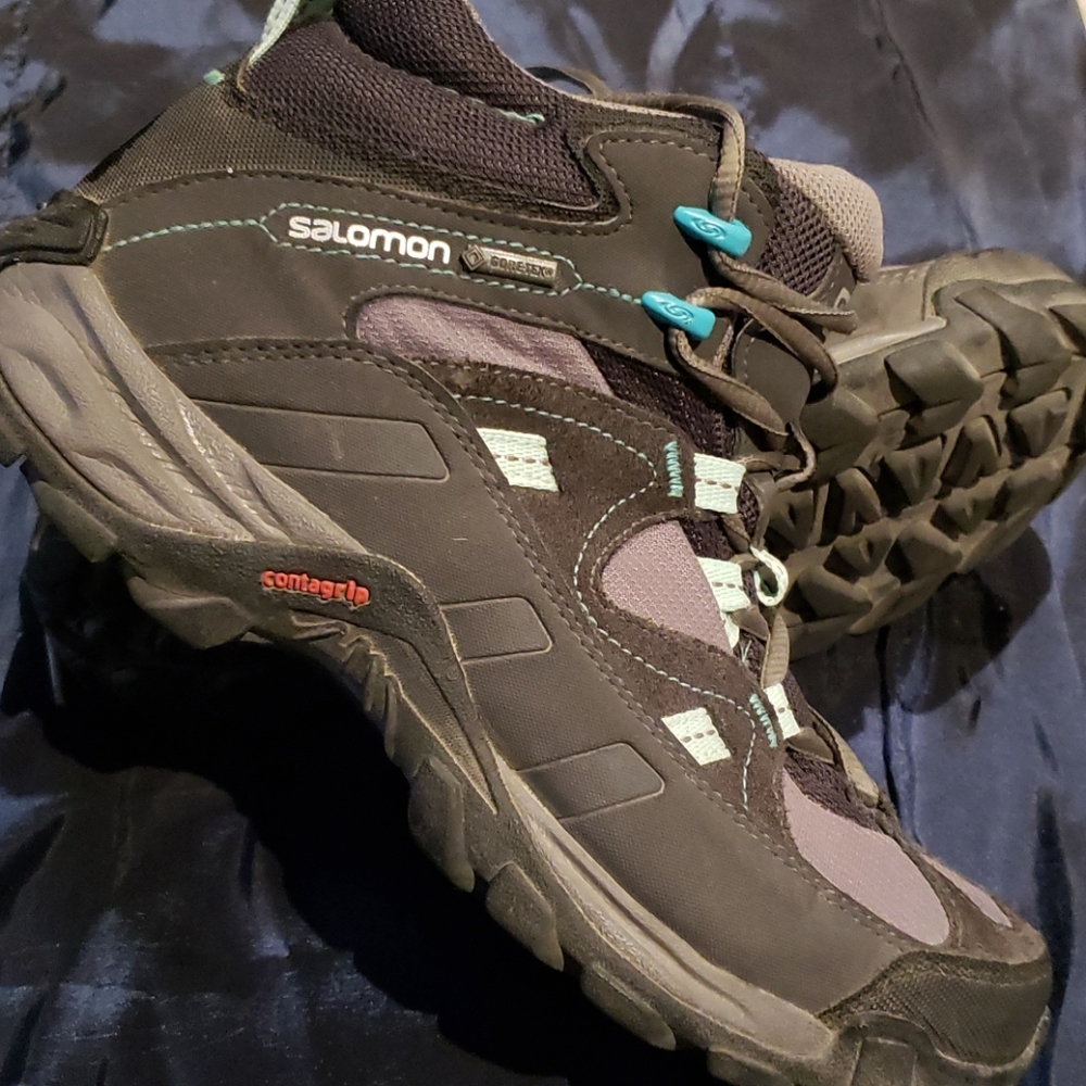 Salomon Hiking Boots Size 7!